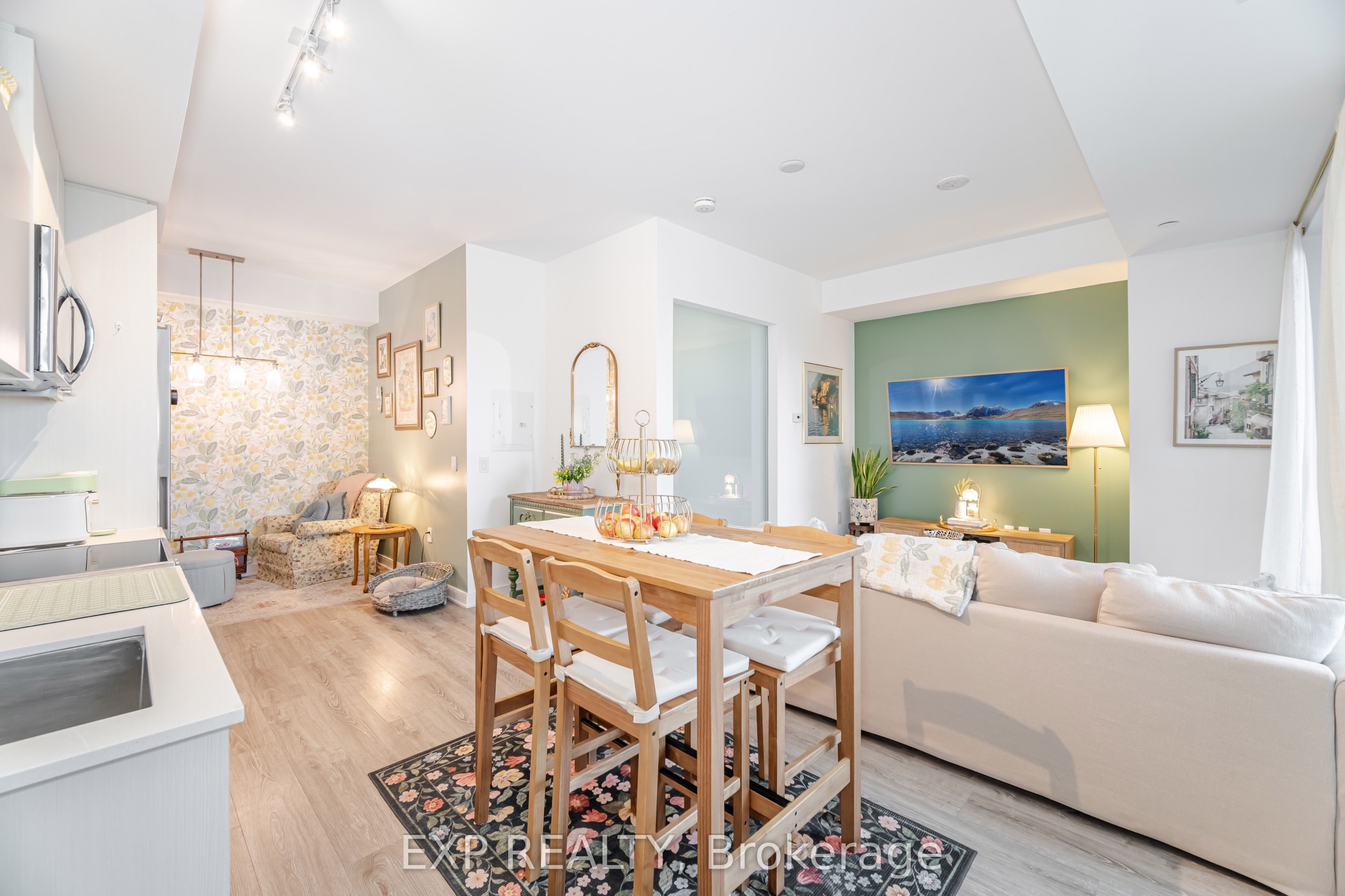 Residential in Toronto W07