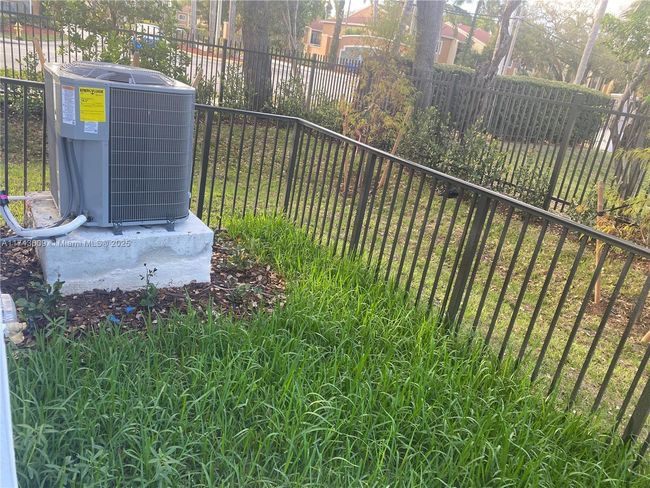 5195 Sw 37 Th St, Townhouse with 3 bedrooms, 3 bathrooms and null parking in West Park FL | Image 30