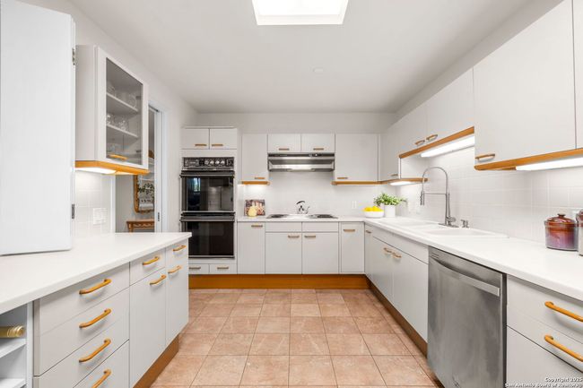 APT-304 - 200 Patterson Ave, Condo with 2 bedrooms, 3 bathrooms and null parking in San Antonio TX | Image 11