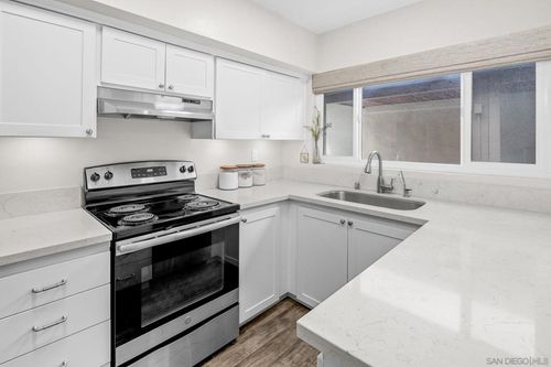 a32-2600 Torrey Pines Rd, La Jolla, CA, 92037-3442 | Card Image