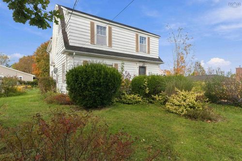 22 Hillside Ave, Wolfville, NS, B4P2B1 | Card Image