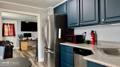 827 Lingle Ave, Owosso, MI, 48867-4529 | Card Image