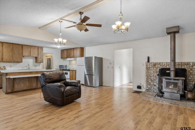 13386 Fm 858, House other with 3 bedrooms, 2 bathrooms and null parking in Ben Wheeler TX | Image 13