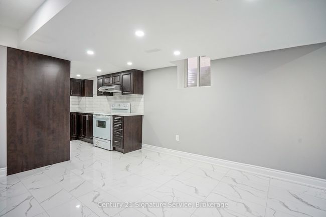2 - 27 Braddock Dr, House other with 2 bedrooms, 1 bathrooms and 1 parking in Brampton ON | Image 12
