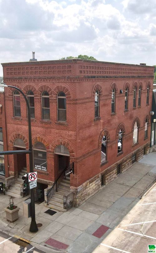 101 S Main St, Holstein, IA, 51025-5039 | Card Image