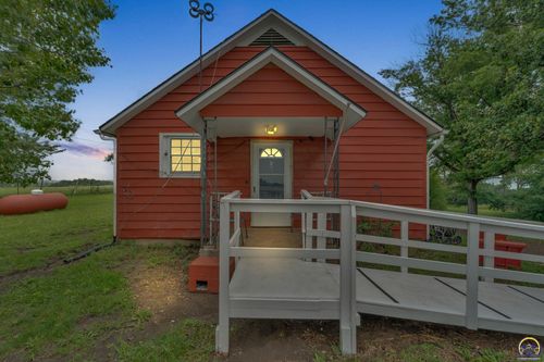3184 158th Rd, Delia, KS, 66418-9572 | Card Image