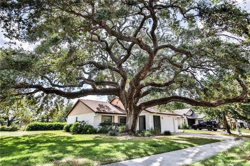 5846 Deer Hollow Ln E, SARASOTA, FL, 34232-5916 | Card Image