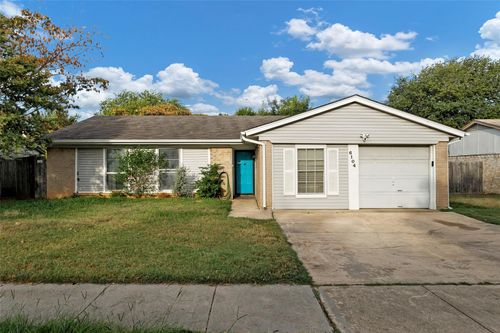 6104 Kelly Elliott Rd, Arlington, TX, 76001-5041 | Card Image