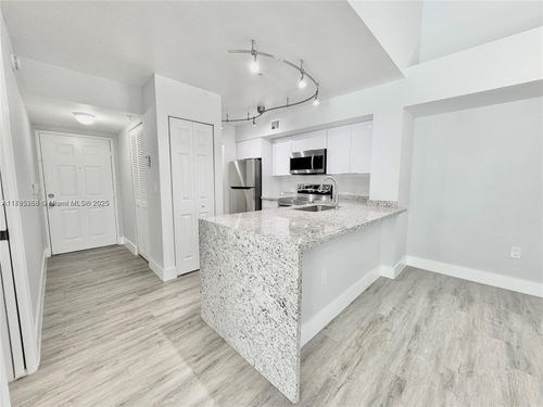 apt-303-677 Sw 111th Ave, Pembroke Pines, FL, 33025-6999 | Card Image