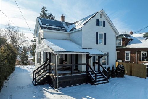 122 Oak St, Rutland, VT, 05701-2211 | Card Image