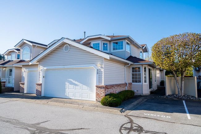 33 - 9168 Fleetwood Way, Townhouse with 3 bedrooms, 2 bathrooms and 2 parking in Surrey BC | Image 1
