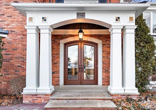 529 Lake Shore Rd, Grosse Pointe Shores, MI, 48236-2630 | Card Image