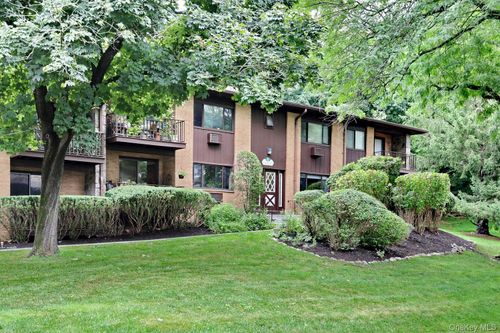 2-6 W Lawrence Park Dr, Piermont, NY, 10968-3125 | Card Image