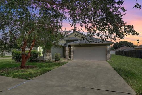 1462 Lake Shore Ranch Dr, Seffner, FL, 33584-5562 | Card Image