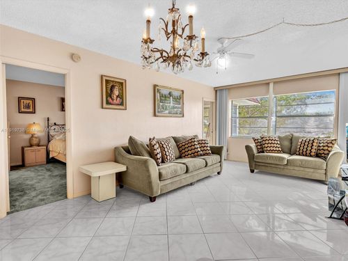 apt-607-5102 Nw 36th St, Lauderdale Lakes, FL, 33319-6512 | Card Image