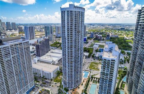 2211-1750 N Bayshore Dr, Miami, FL, 33132-3208 | Card Image