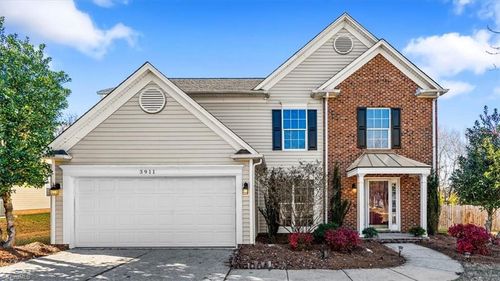 3911 Gisbourne Dr, Jamestown, NC, 27282-7707 | Card Image