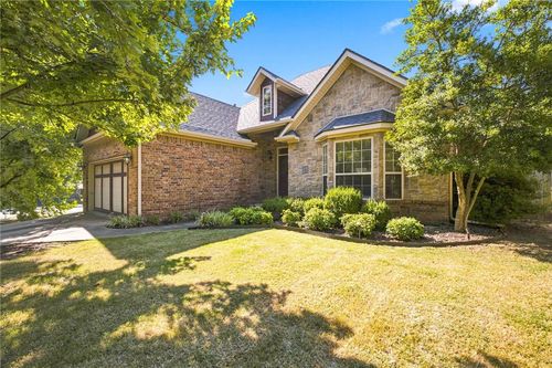 833 E Birwin St, Fayetteville, AR, 72703-2034 | Card Image