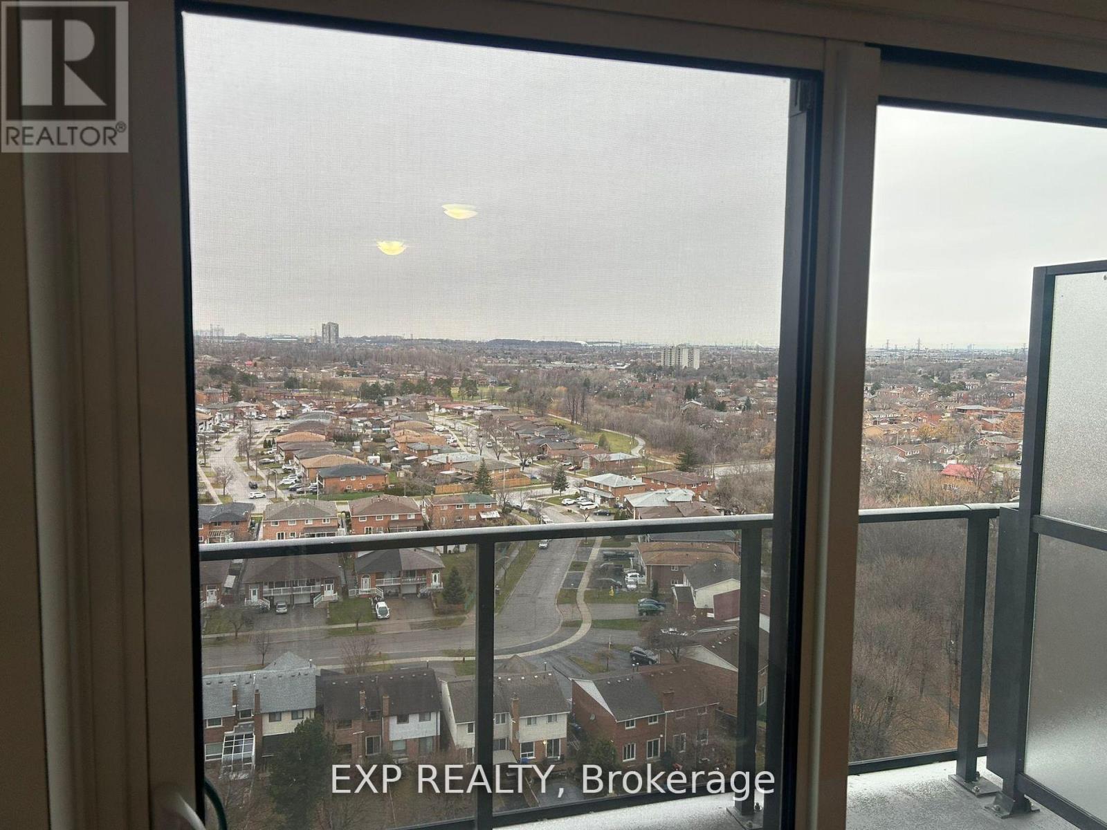 Residential Lease in Mississauga (Mississauga Valleys) 5