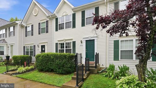 526 Highland Towne Ln, WARRENTON, VA, 20186-2637 | Card Image