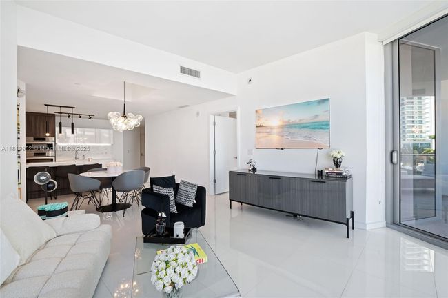 UNIT-909 - 851 Ne 1 St Ave, Condo with 3 bedrooms, 3 bathrooms and null parking in Miami FL | Image 40