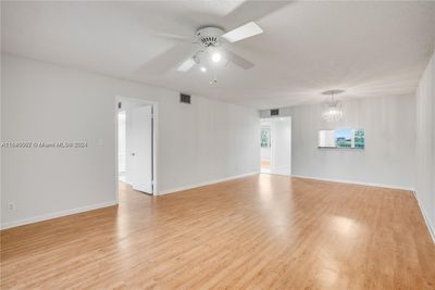 410K - 12650 Sw 6th St, Condo with 2 bedrooms, 2 bathrooms and null parking in Pembroke Pines FL | Image 3