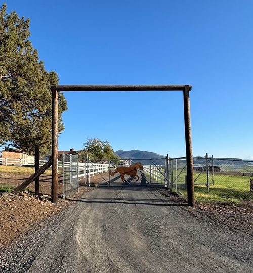 12140 Clovis Dr, Klamath Falls, OR, 97603-8909 | Card Image