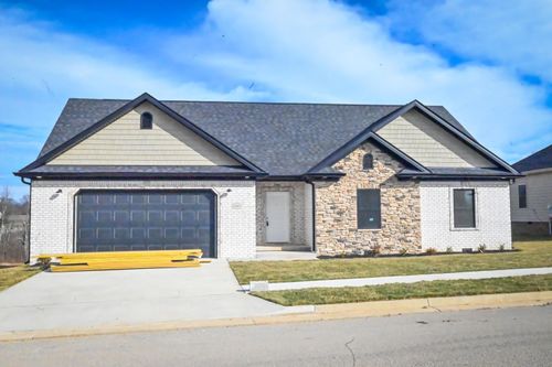 105 Linzi Way, Paris, KY, 40361-2077 | Card Image