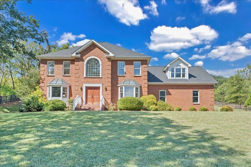 2010 Mountain View Rd, Vinton, VA, 24179-1227 | Card Image
