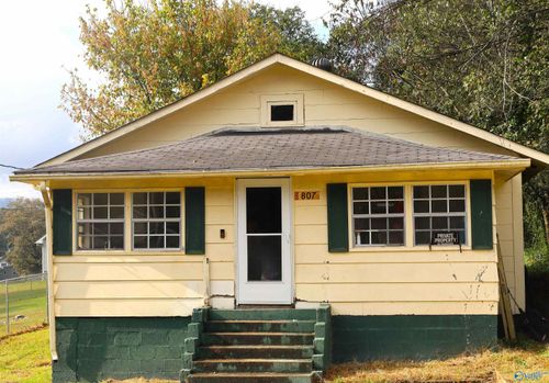 807 Brummel Ave, Bridgeport, AL, 35740-6257 | Card Image