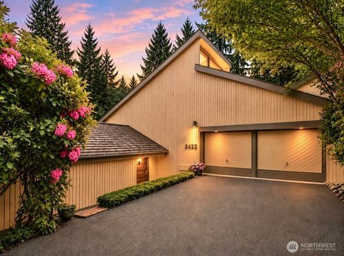 2422 Sahalee Dr W, Sammamish, WA, 98074-6310 | Card Image