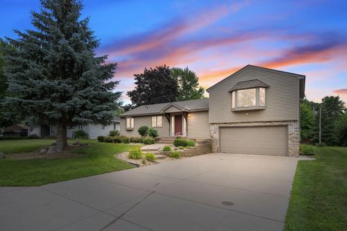 1238 Shryer Ave E, Maplewood, MN, 55109-3438 | Card Image