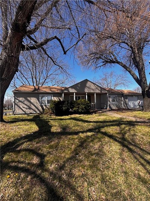 15090 Walmer St, Overland Park, KS, 66223-2632 | Card Image