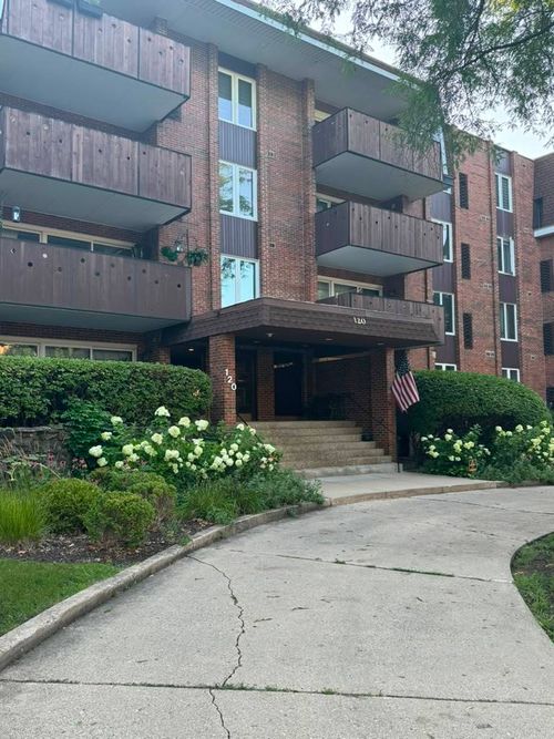 407-120 S Spruce Ave, Wood Dale, IL, 60191-2152 | Card Image