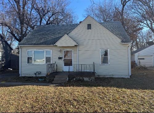 6801 Hunter St, Raytown, MO, 64133-5631 | Card Image