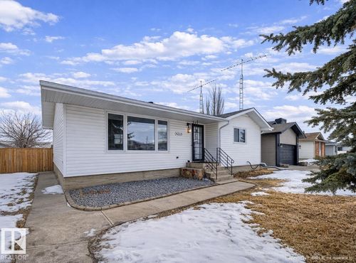 4213 48a St, Vegreville, AB, T9C1B3 | Card Image