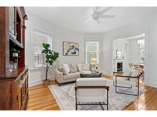 1576 N Emerson St, Denver, CO, 80218-1450 | Card Image