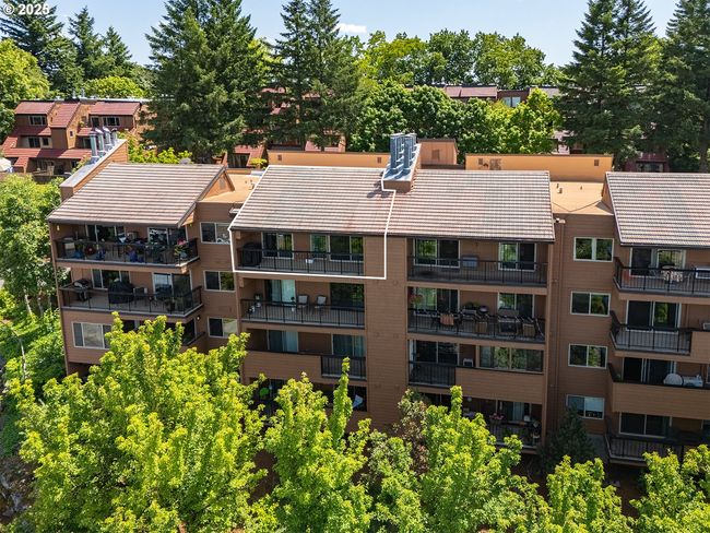 BLDG-25 - 213 Oswego Smt, Condo with 2 bedrooms, 2 bathrooms and 1 parking in Lake Oswego OR | Image 37
