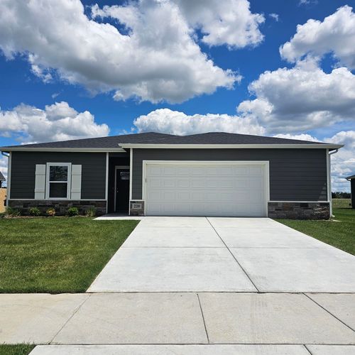 201 S Gatewood St, Valley Center, KS, 67147-4741 | Card Image