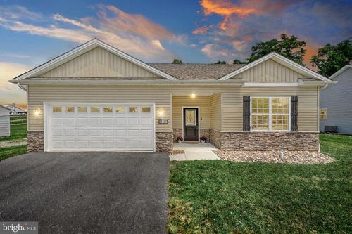 910 Cavalry St, CARLISLE, PA, 17013-1503 | Card Image