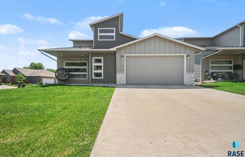 501 W Laquinta St, Sioux Falls, SD, 57108-3119 | Card Image
