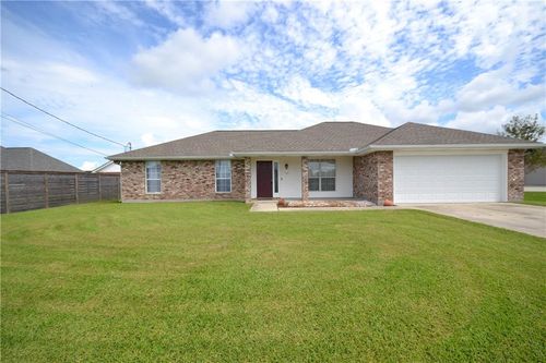 103 Bayou Estates Dr, Des Allemands, LA, 70030-3340 | Card Image