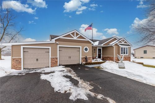 4788 Mapleton Rd, Lockport, NY, 14094-9621 | Card Image