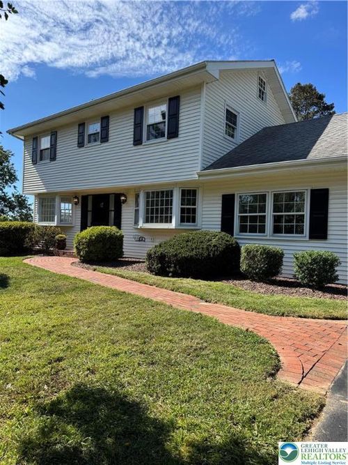 5963 Club House Ln, ALLENTOWN, PA, 18106-9619 | Card Image