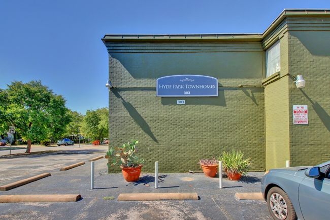 APT-109 - 303 W 40 Th St, Condo with 2 bedrooms, 1 bathrooms and 2 parking in Austin TX | Image 6