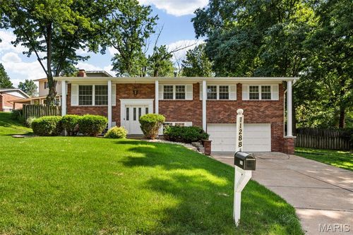 11288 Briarstone Dr, Saint Louis, MO, 63126-3453 | Card Image