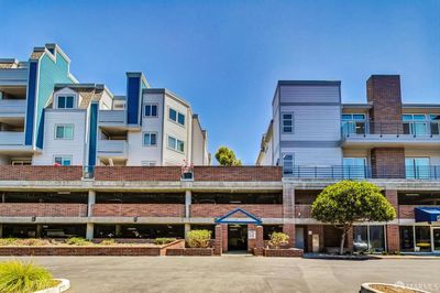 5119 - 6400 Christie Avenue, Condo with 1 bedrooms, 1 bathrooms and 1 parking in Emeryville CA | Image 3