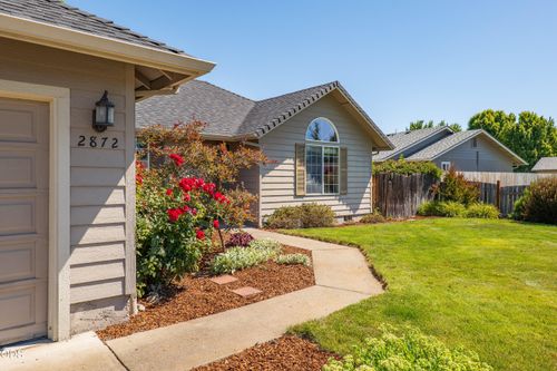 2872 Galaxy Way, Grants Pass, OR, 97527 | Card Image