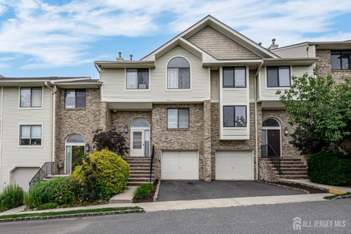 17 Louisburg Sq, Verona, NJ, 07044-2923 | Card Image