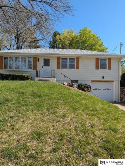 7664 Hascall Street, Omaha, NE, 68124 | Card Image
